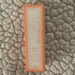 Item Beauty liquid highlighter- shade electric